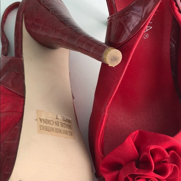 Shoes - Picture 4 of 4